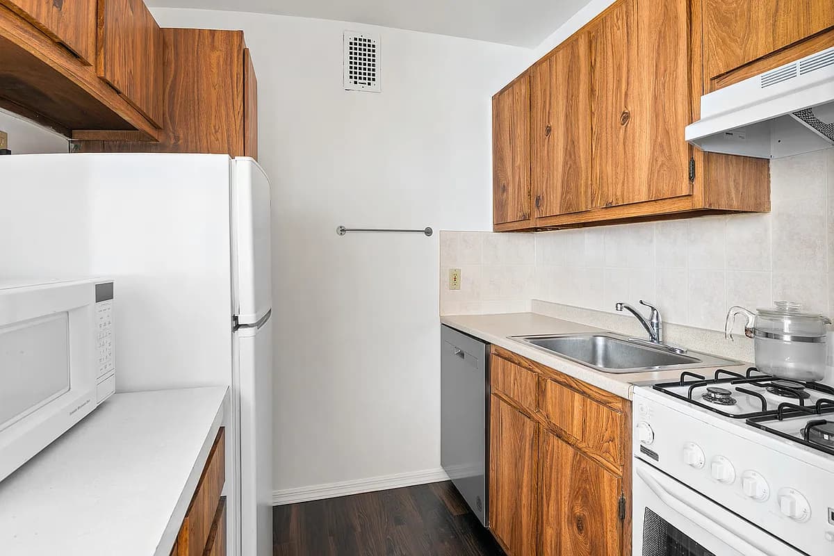 An original kitchen untouched since the '80s.